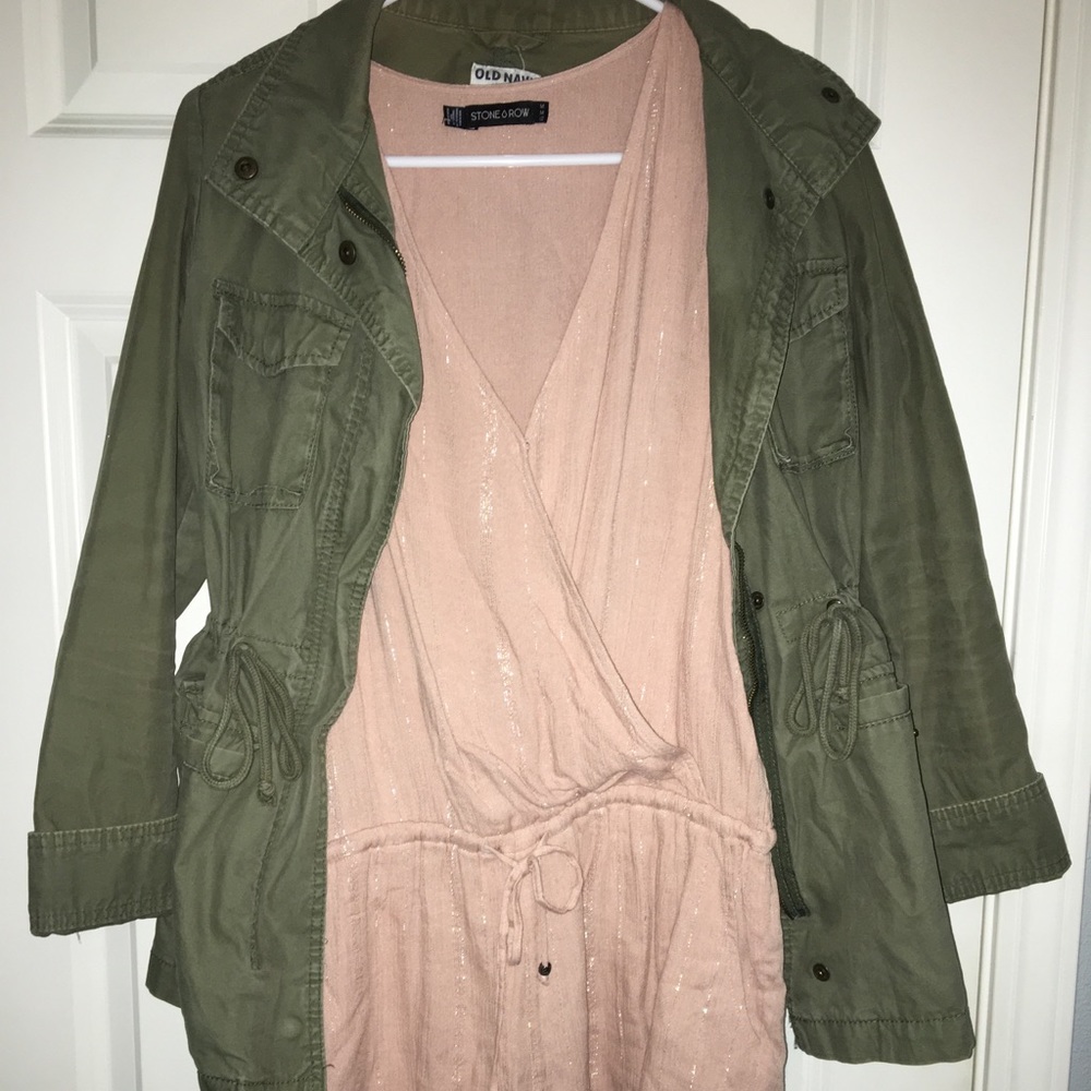 Light pink romper, like new